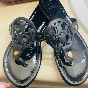 New Tory Burch sandals, never used but i don’t have the box